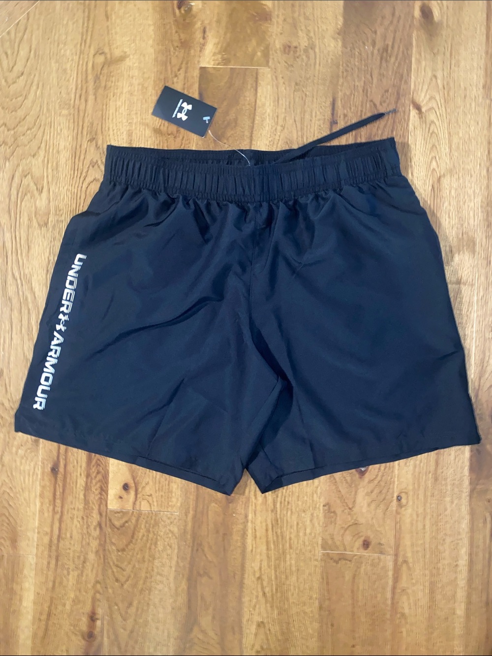 Under Armour men’s Tech woven word mark short. XL Black Shorts with Side Logo